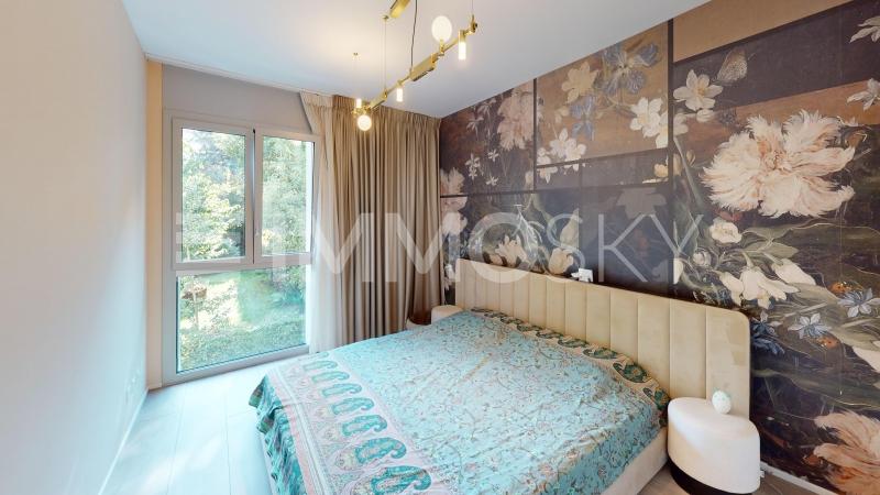 Camera da letto elegante con carta da parati di design  - 4.5 Zimmer Wohnung in Lugano