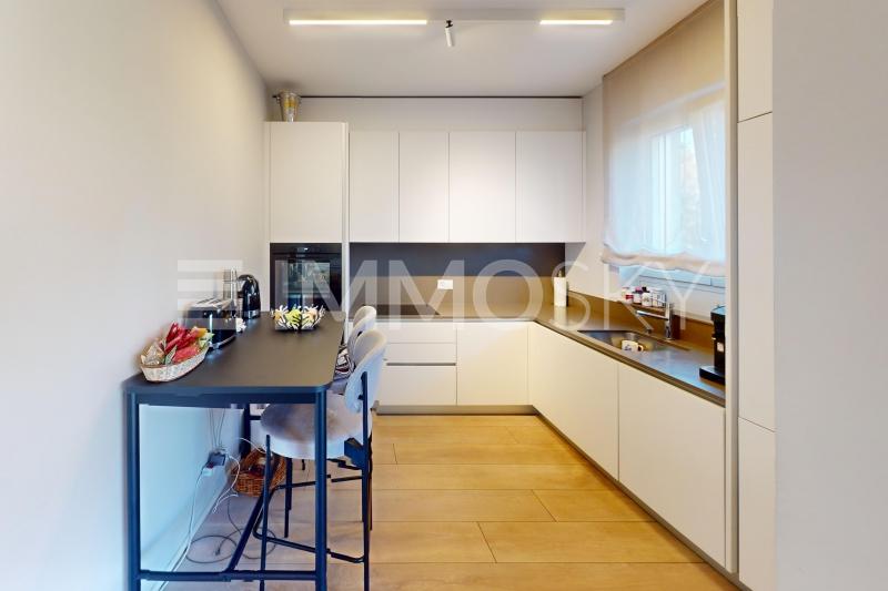 Cucina gourmet con piani in granito ed elettrodomestici inox  - 4.5 Zimmer Wohnung in Lugano