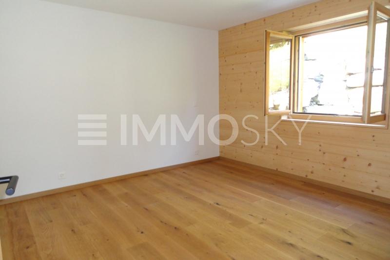 Chambre est - 2.5 pièces Appartement en rez-de-chaussée a Ovronnaz