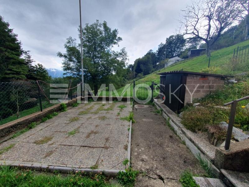 Terrazzo panoramico ideale per relax e pranzi all’aperto  - 6 pièces Maison individuelle a Tesserete
