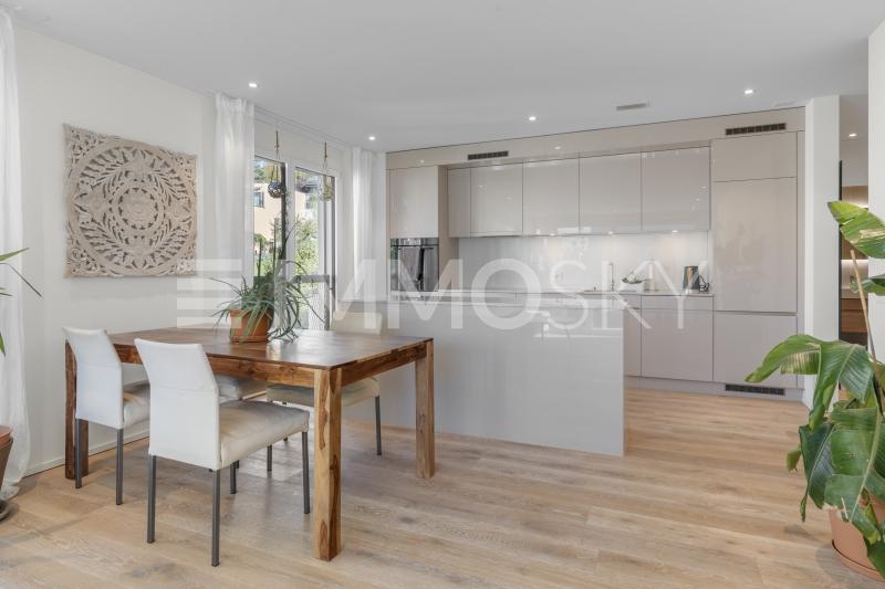 Wunderschöne Küche mit viel Stauraum - 3.5 pièces Appartement a Oberengstringen