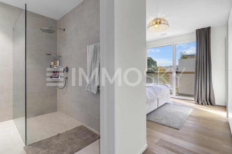 Zugang zum Masterbedroom mit Bad en Suite - 3.5 pièces Appartement a Oberengstringen