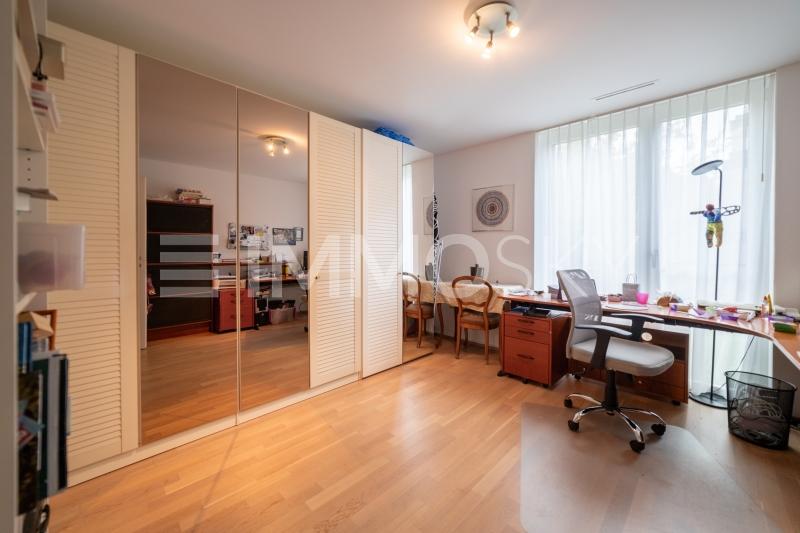 Geräumiges Schlafzimmer - 3.5 pièces Appartement a Hünibach
