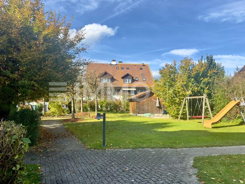 Dachwohnung mit schöner Aussicht ins Grüne - 2.5 pièces Duplex a Nürensdorf