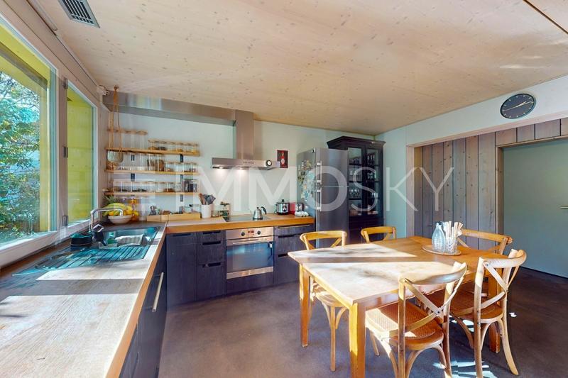 Belle cuisine et espace dînatoire convivial villa - 10.5 pièces Maison individuelle a Areuse