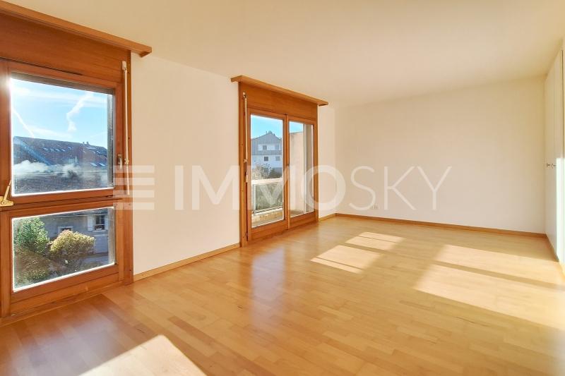 Chambre parentale avec balcon et salle de bains - 6.5 pièces Maison mitoyenne a Gimel