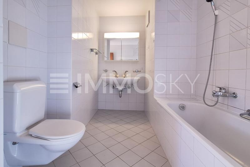 Salle de bains parentale - 6.5 pièces Maison mitoyenne a Gimel