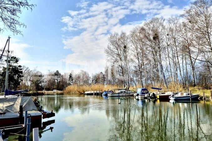 Situation privilégiée à quelques pas du lac - 3.5 Zimmer Doppeleinfamilienhaus in Cheyres
