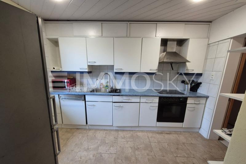 Renovationsbedürftige Küche mit Potenzial - 8 pièces Maison individuelle a Kemptthal