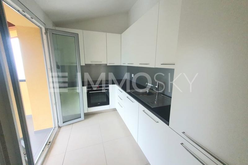 Cucina funzionale e finiture di alta qualità  - 3.5 pièces Appartement a Caneggio