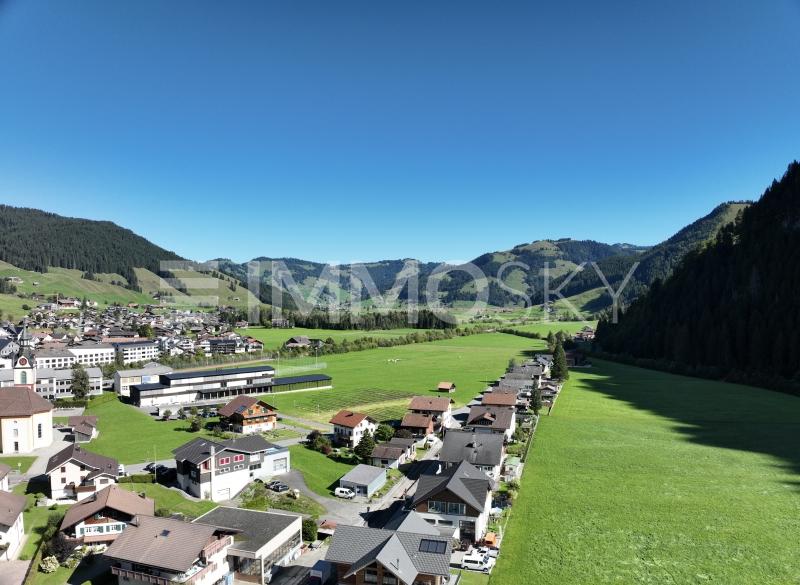 Weitblick in die umliegende Natur - 5.5 rooms Flat in Unteriberg