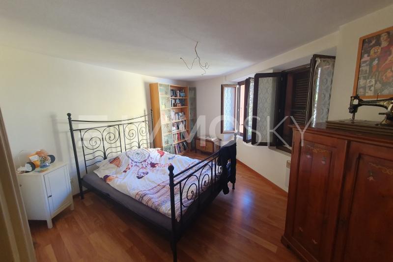 Camera matrimoniale   - 5 pièces Maison individuelle a Miglieglia