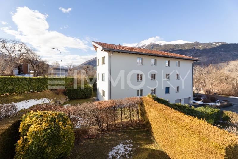 Gut gelegenes Wohnhaus - 4.5 pièces Appartement a Trimmis