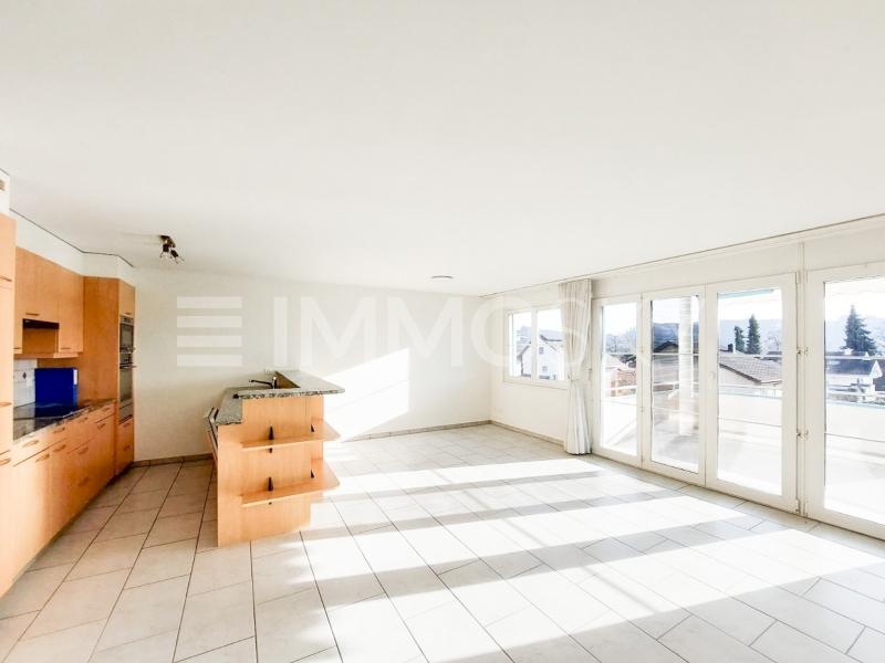 Sonnenverwöhnter Wohn- und Essbereich - 3.5 rooms Flat in Erlinsbach