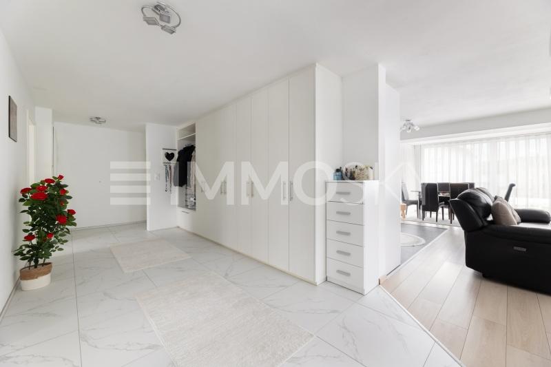 Offener Eingangsbereich - 4.5 Zimmer Wohnung in Haag (Rheintal)