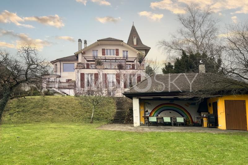 Superbe maison et et son annexe - 13.5 pièces Maison bifamiliale a Corcelles NE