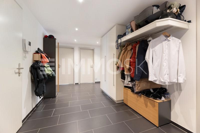 Grosszügiger Eingangsbereich - 4.5 pièces Appartement a Gais