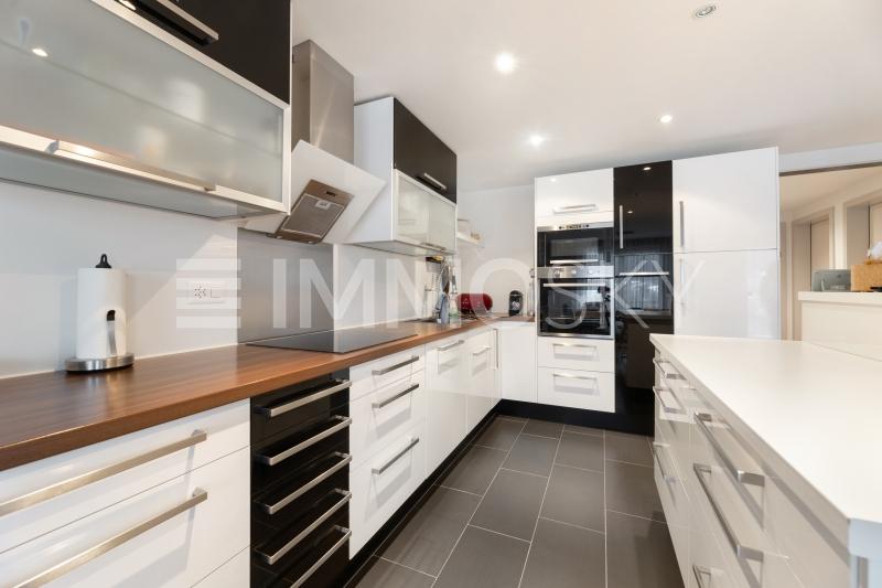 Moderne Küche - 4.5 pièces Appartement a Gais