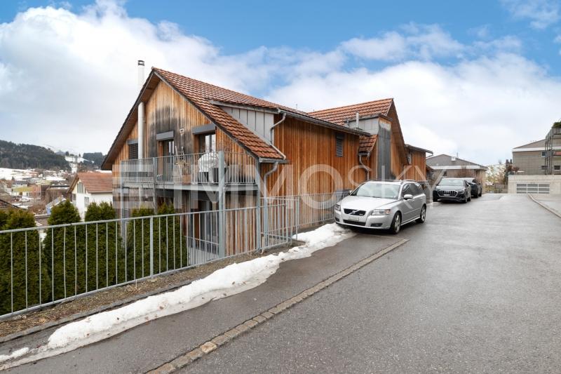Moderne Liegenschaft mit Aussicht - 4.5 pièces Appartement a Gais