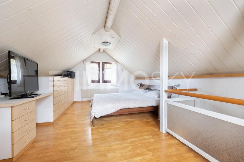 Lichtdurchflutetes Dachzimmer - 8 pièces Maison individuelle a Kemptthal