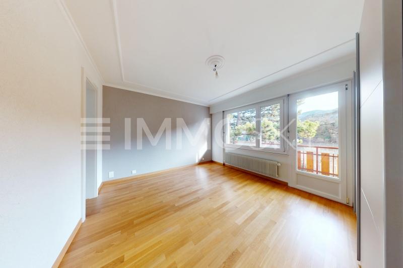 Chambre parentale avec salle de bains privative - 7.5 rooms Mansion in Sion