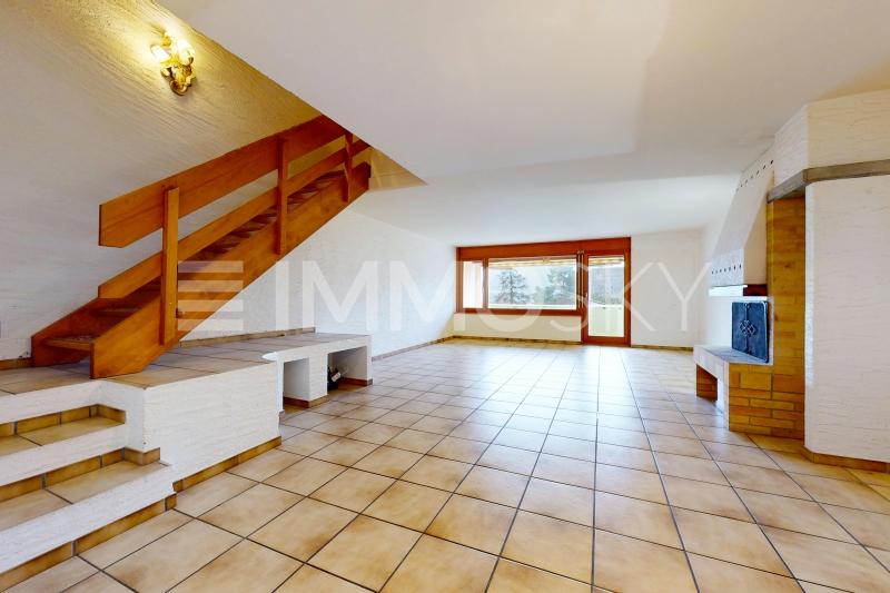 Séjour avec accès au balcon - 4.5 pièces Appartement a Bevaix