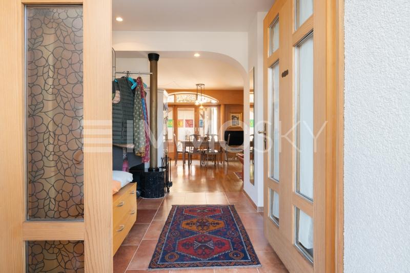 Eigener privater Wohungszugang - 3.5 pièces Appartement a Henggart