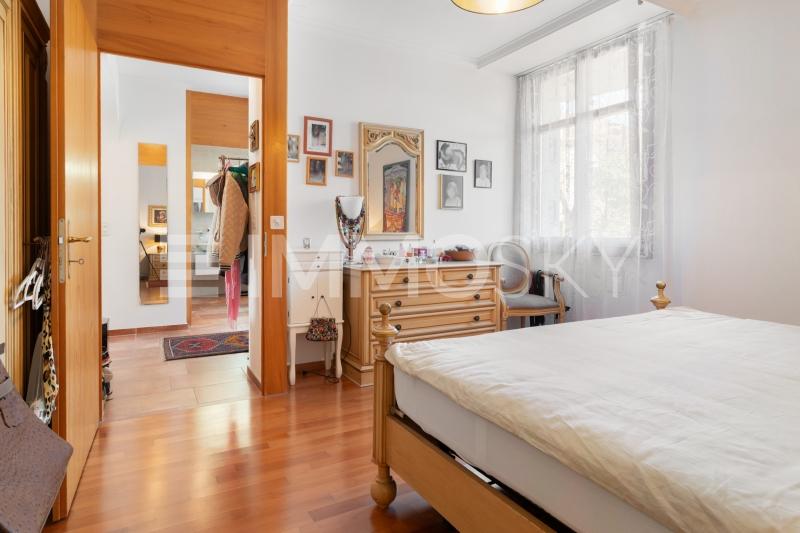 Geräumiges Schlafzimmer  - 3.5 pièces Appartement a Henggart