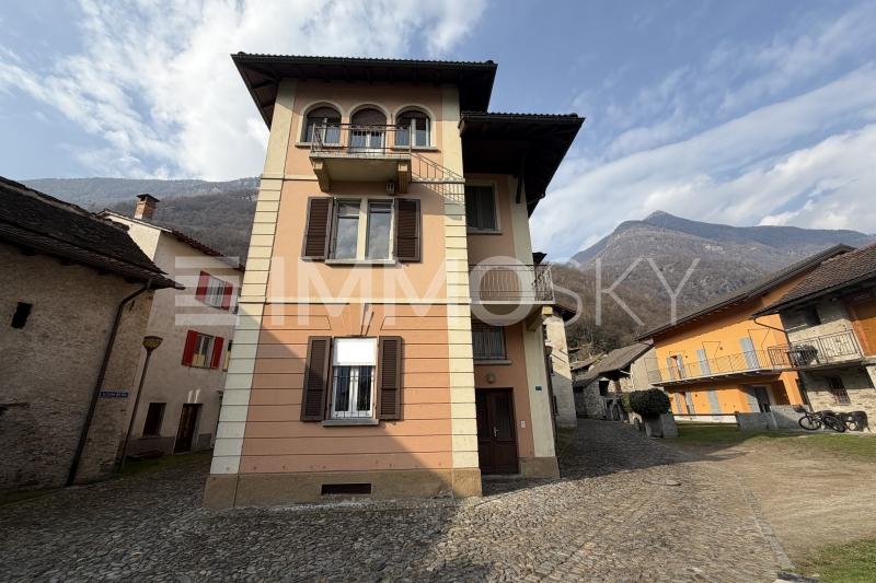 Facciata storica dell’edificio  - 7 pièces Maison jumelle a Preonzo