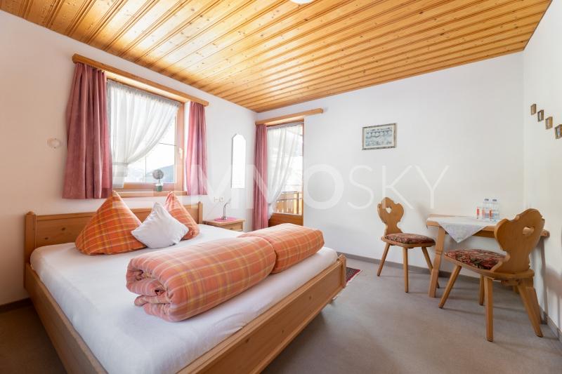 Sonnenverwöhntes Schlafzimmer - 13 pièces Maison a Curaglia