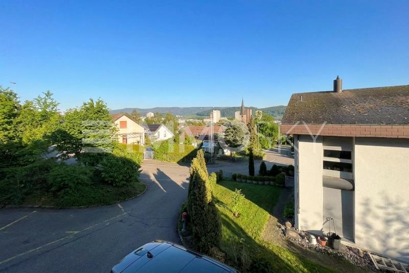 Sicht aufs Dorf - 9 pièces Maison bifamiliale a Spreitenbach