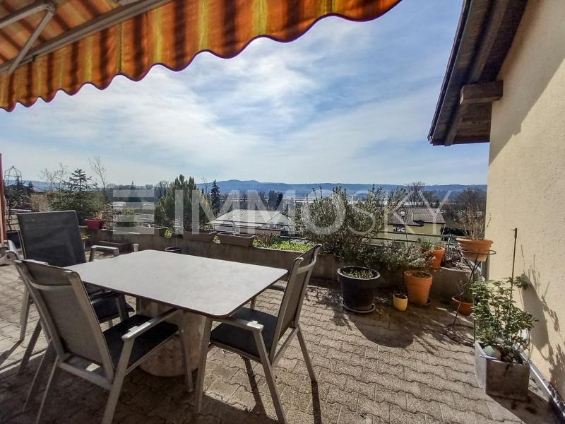 Herrlich sonnig und ruhig - 7.5 pièces Appartement a Klingnau