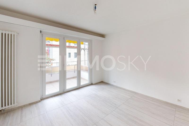 Ampia camera con balcone - 2.5 Zimmer Etagenwohnung in Losone
