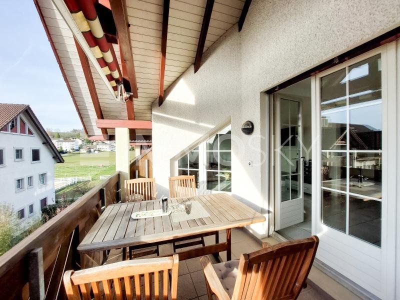 Sonniger Balkon zum Entspannen - 4.5 pièces Duplex a Egliswil