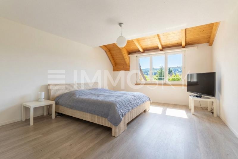Grosszügiges Schlafzimmer - 6.5 pièces Duplex a Thundorf