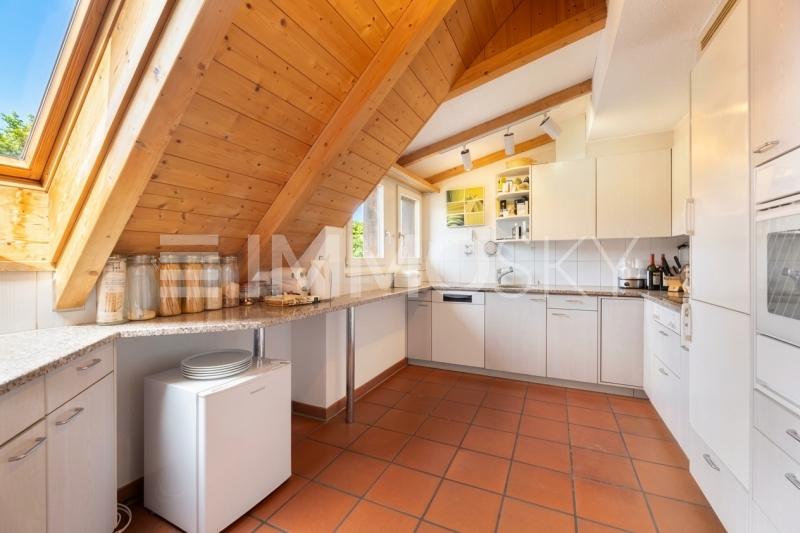 Viel Stauraum in der Küche - 6.5 pièces Duplex a Thundorf