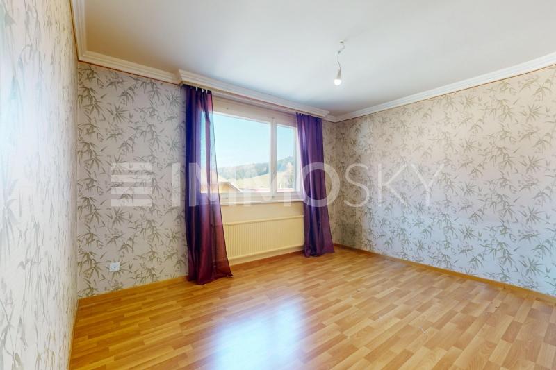 Chambre lumineuse - 3.5 pièces Appartement a Tramelan
