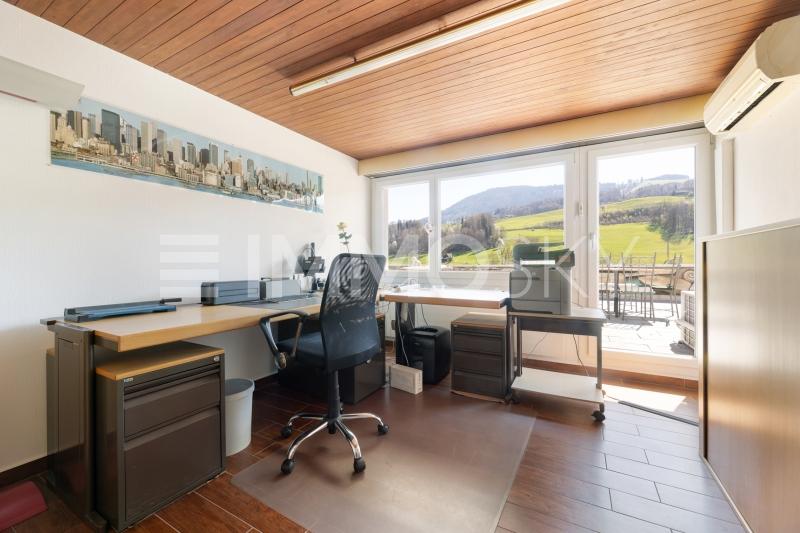 Homeoffice mit Panorama – hier entstehen neue Ideen - 6.5 Zimmer Terrassenwohnung in Wilen b. Wollerau