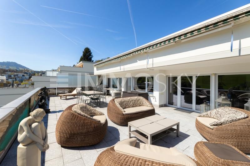 Ein Zuhause das jeden Tag aufs neue begeistert - 6.5 Zimmer Terrassenwohnung in Wilen b. Wollerau