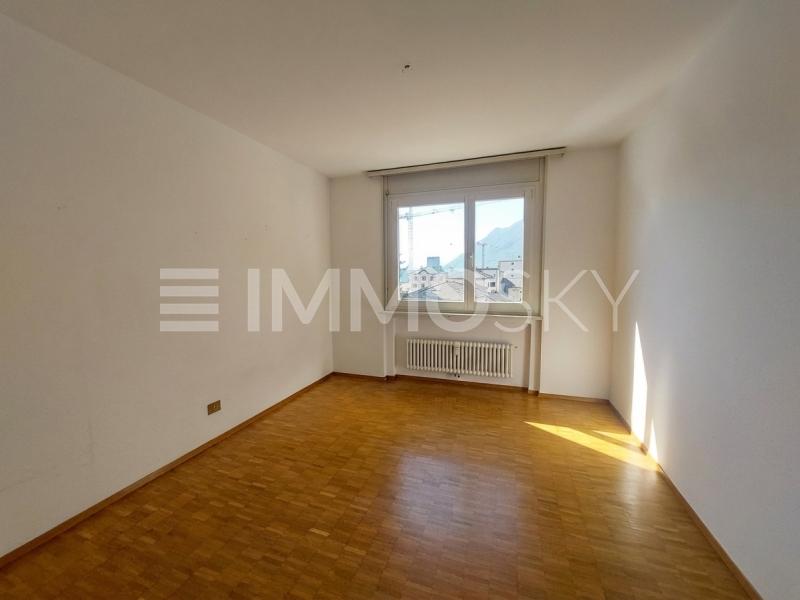 Accogliente camera - 4.5 rooms Flat in Giubiasco
