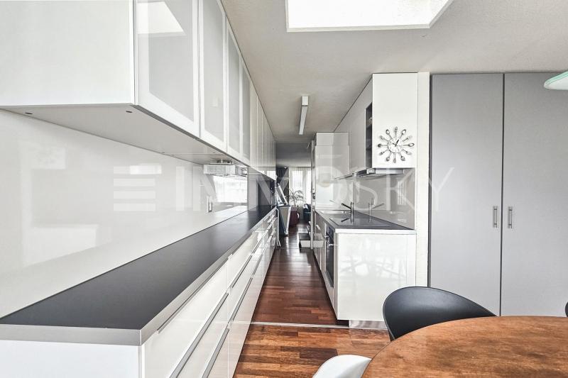 Die Seele des Zuhauses: Kochen in klarer Eleganz - 4.5 pièces Appartement en attique a Wangen b. Dübendorf