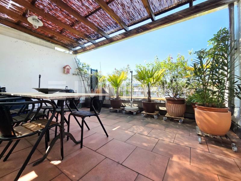 Die mediterrane Terrasse  ist ein Sommer Highlight - 4.5 pièces Appartement en attique a Wangen b. Dübendorf