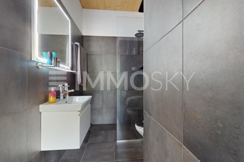 Jolie salle de douche - 2.5 pièces Maison individuelle a Les Hauts Geneveys