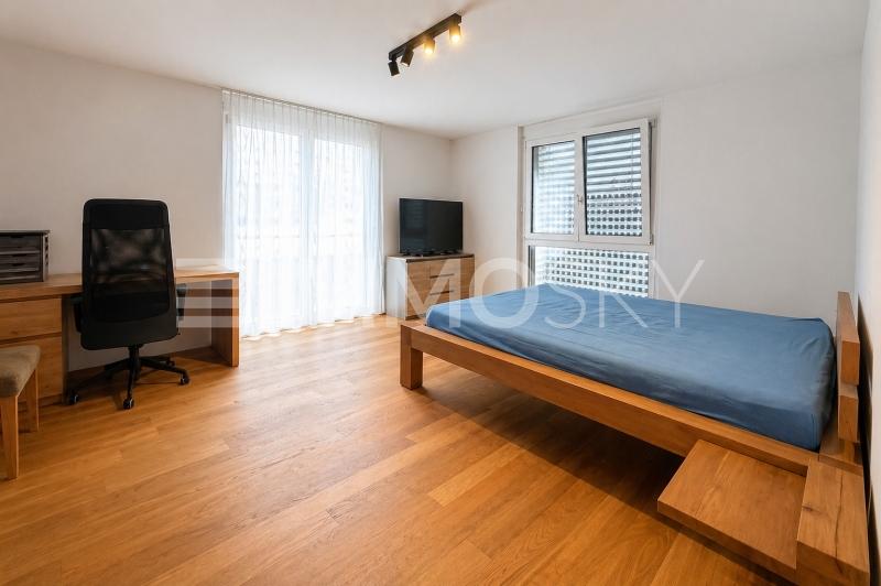 Grosses Schlafzimmer - 3.5 pièces Appartement en rez-de-chaussée a Schwarzenburg