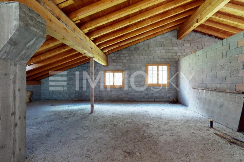 Surface-Est-brute - 3 pièces Appartement a Les Haudères