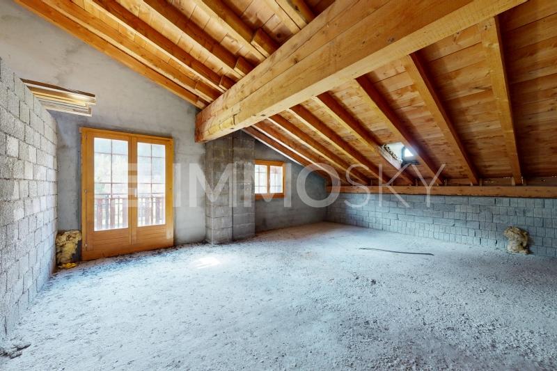 Surface-Ouest-brute avec accès au joli balcon - 3 pièces Appartement a Les Haudères