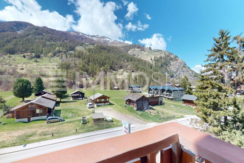 Profitez de la superbe vue depuis le balcon - 3 pièces Appartement a Les Haudères