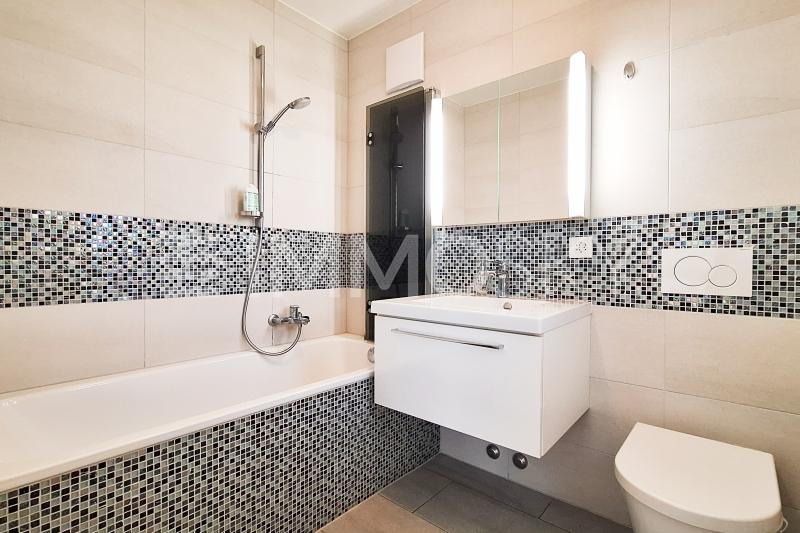 Salle de bains de la chambre parentale - 4.5 pièces Appartement en rez-de-chaussée a St Prex