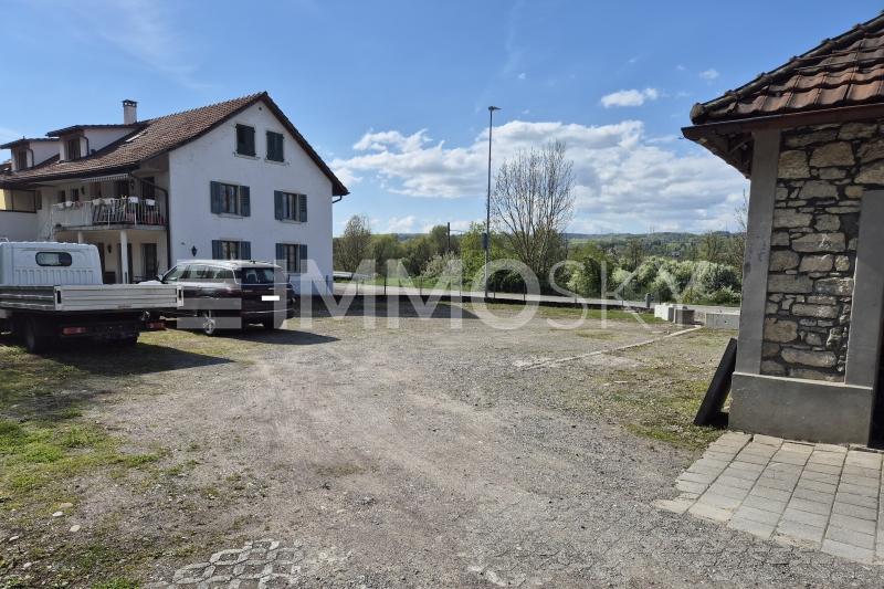 Grosszügige Parzelle mit attraktiver Zufahrt - Terrain à bâtir à Schwaderloch