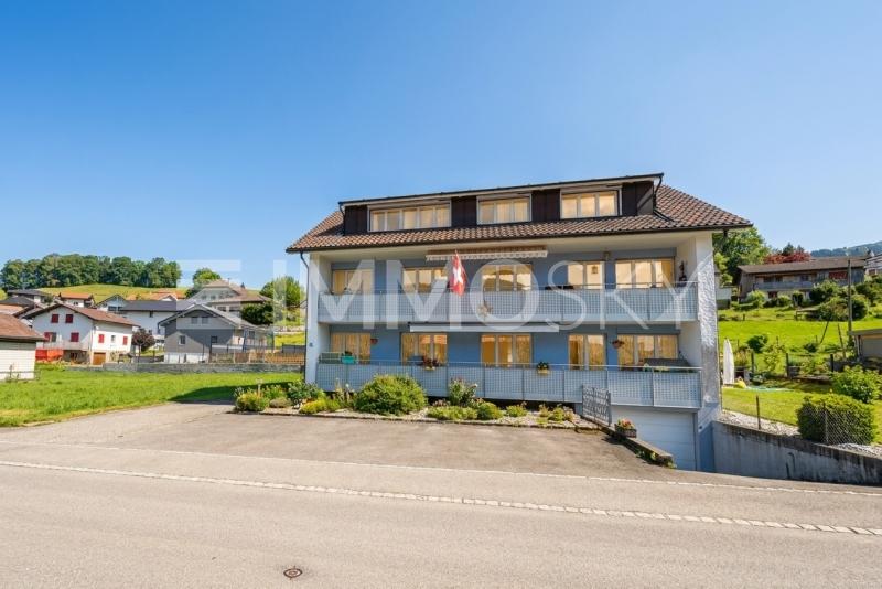 Gepflegte Liegenschaft - 12.5 pièces Immeuble d'habitation a Plasselb
